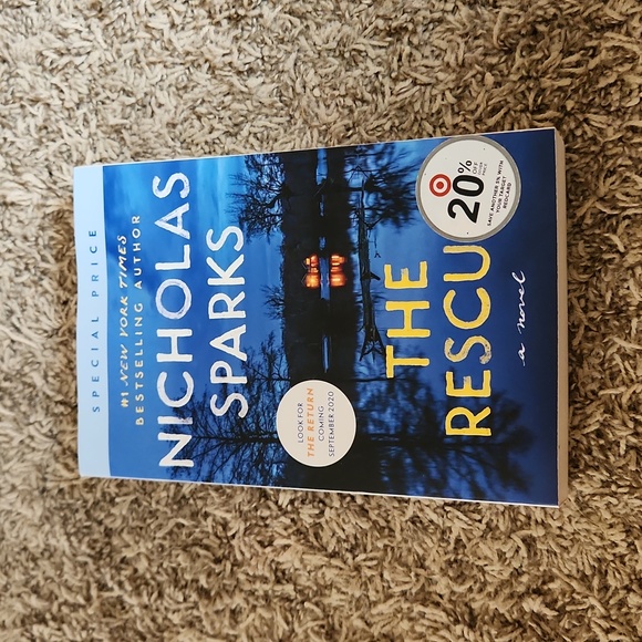 The Rescue Paperback Book by Nicholas Sparks - Picture 1 of 5